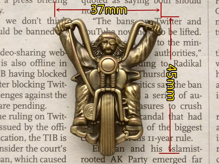 Punk Brass Badges Locomotive A Man Driving Motorcycle Metal Medal Cap Badge brooches For clothes Vest Bag Hat DIY Pin