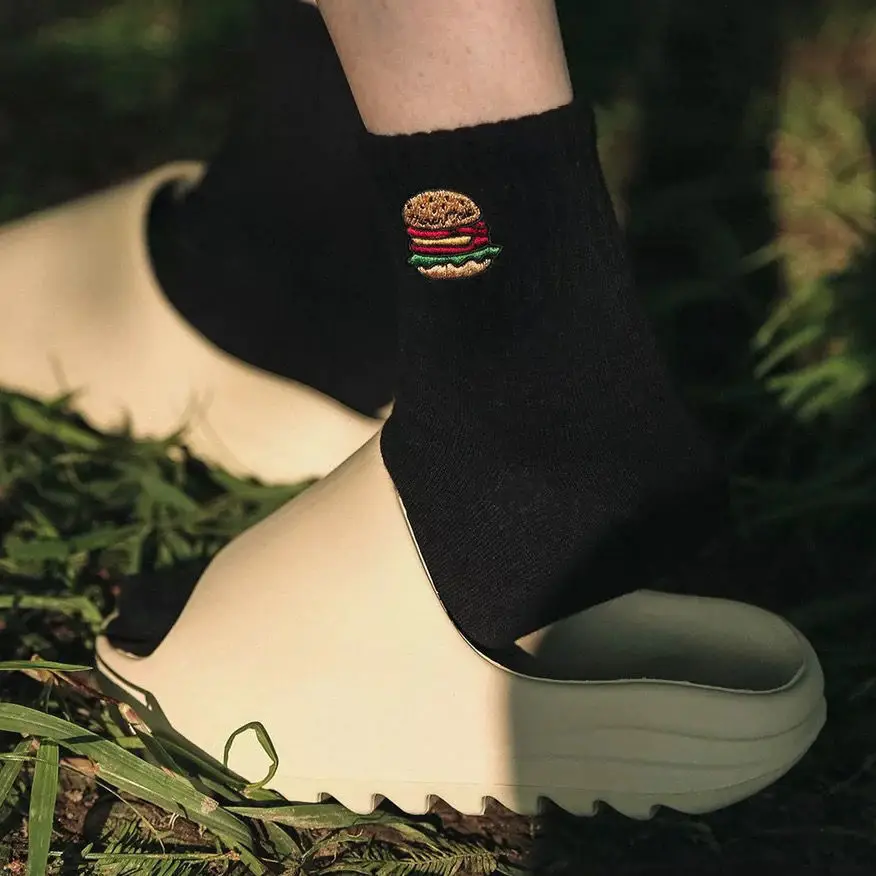 Autumn and winter socks 21aw Human cartoon burger embroidery cotton sports socks for men and women ins Japanese tide socks