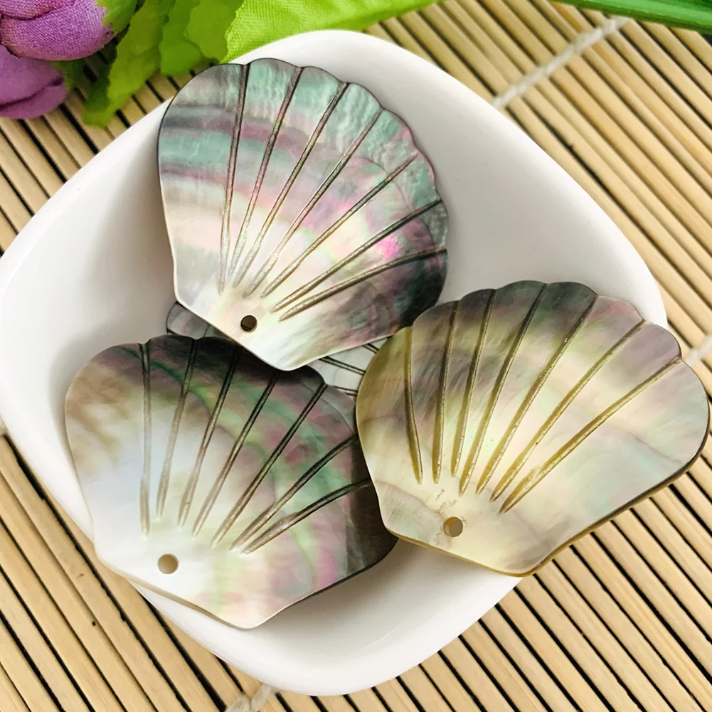 2PCS Natural Shell Charms Pendant Exquisite Sector Scallop Carving Seashell for DIY Jewelry Making Finding Accessories Necklace