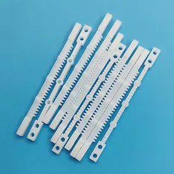 Accessori sincroni 10 pz/lotto del giocattolo della ruota dentata del pignone dell'ingranaggio dello scaffale di plastica di 4x2x65mm 0.5M