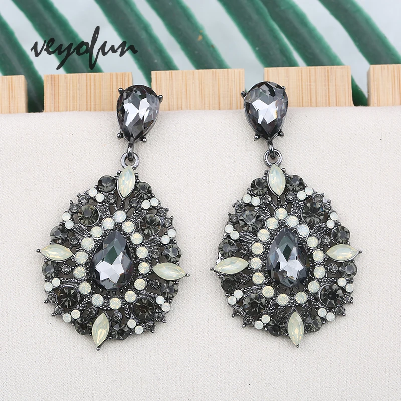 Veyofun Classic Cystal Rhinestone Drop Earrings Luxury Party Dangle Earrings Fashion Jewelry for Women Gift