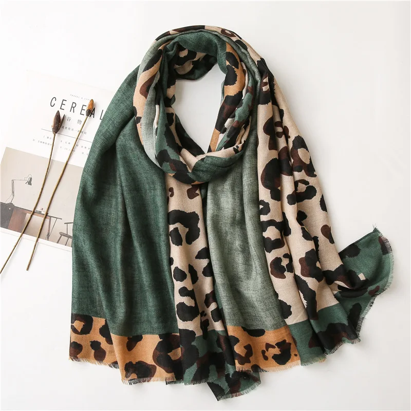 2022 Luxury Brand Fashion Lady Scarf 90Cm * 180Cm Leopard Printed Shaped Colorblock Ms. All-Match Silk Scarf Bib