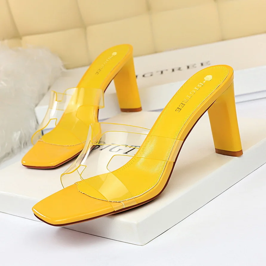 2020 Korean Version of the New Summer Sandals and Slippers Daily Shoes Chunky-Heel Heel Transparent