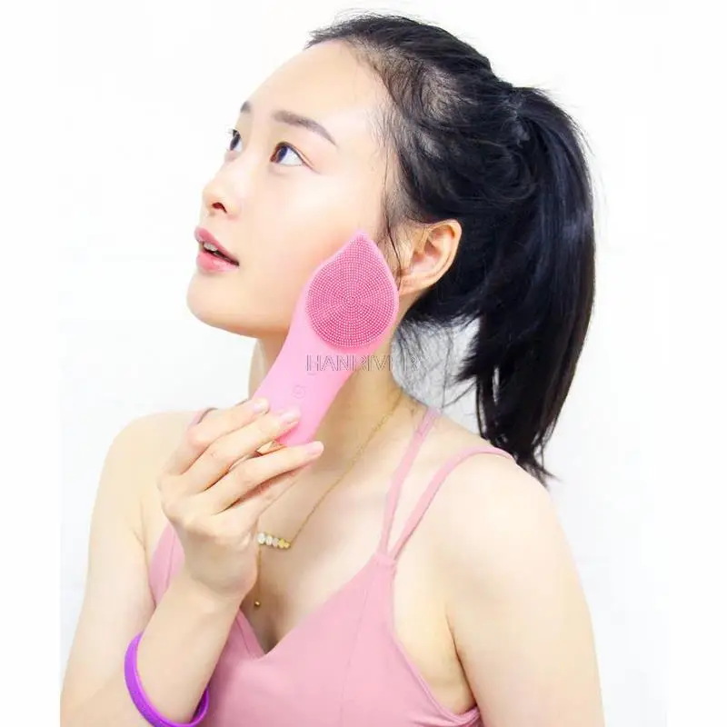 Powered silica gel facial cleanser to remove blackhead wash brush heat and export into the beauty instrument