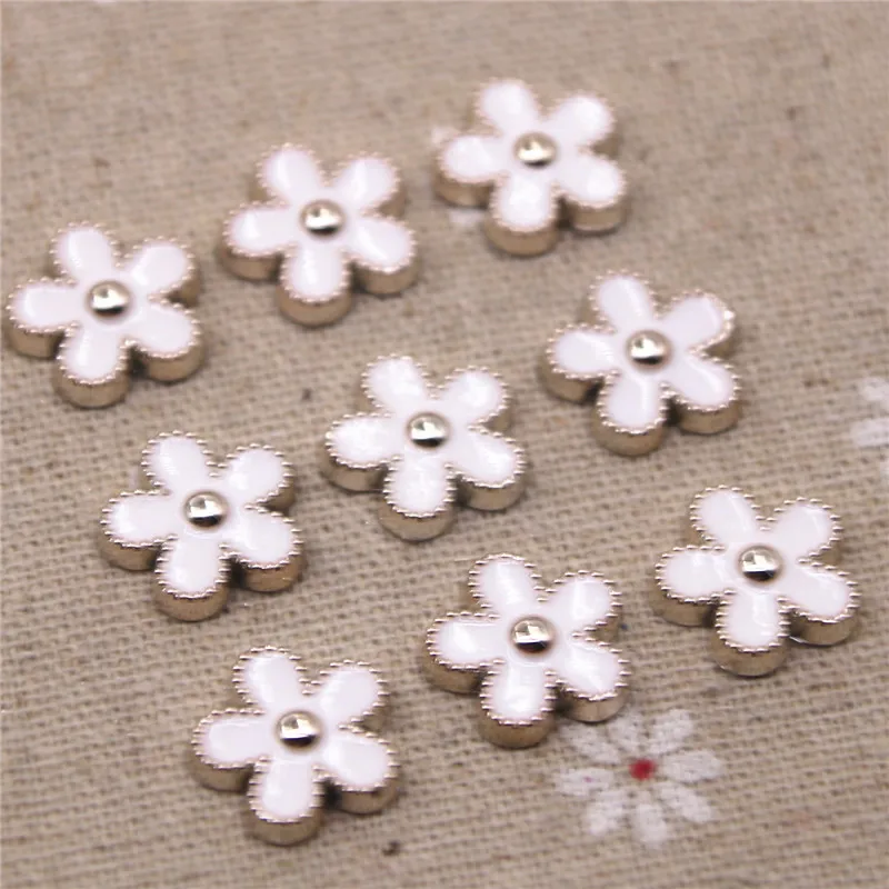 50pcs 14mm Flower Black/White Flat back Button Cute Home Garden Crafts Cabochon Scrapbooking Clothing Accessories