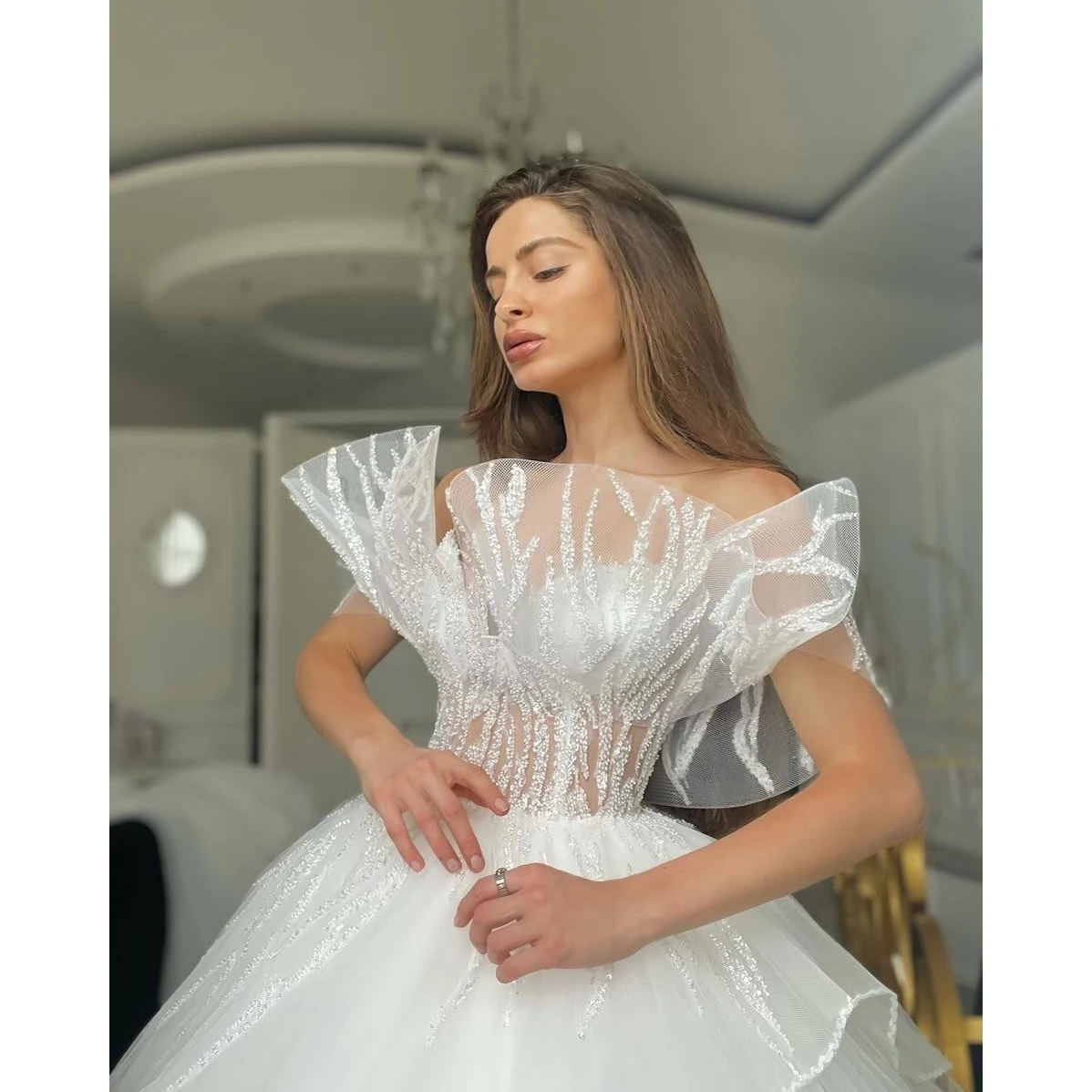 Luxury Puffy Wedding Dresses Strapless Ruffles Sequins Appliques Long Tulle Ball Gown Women Wedding Bridal Gowns Custom Made