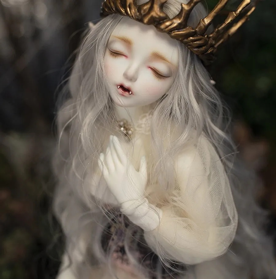 BJD 1 /4  Drink Blood Doll    Resin