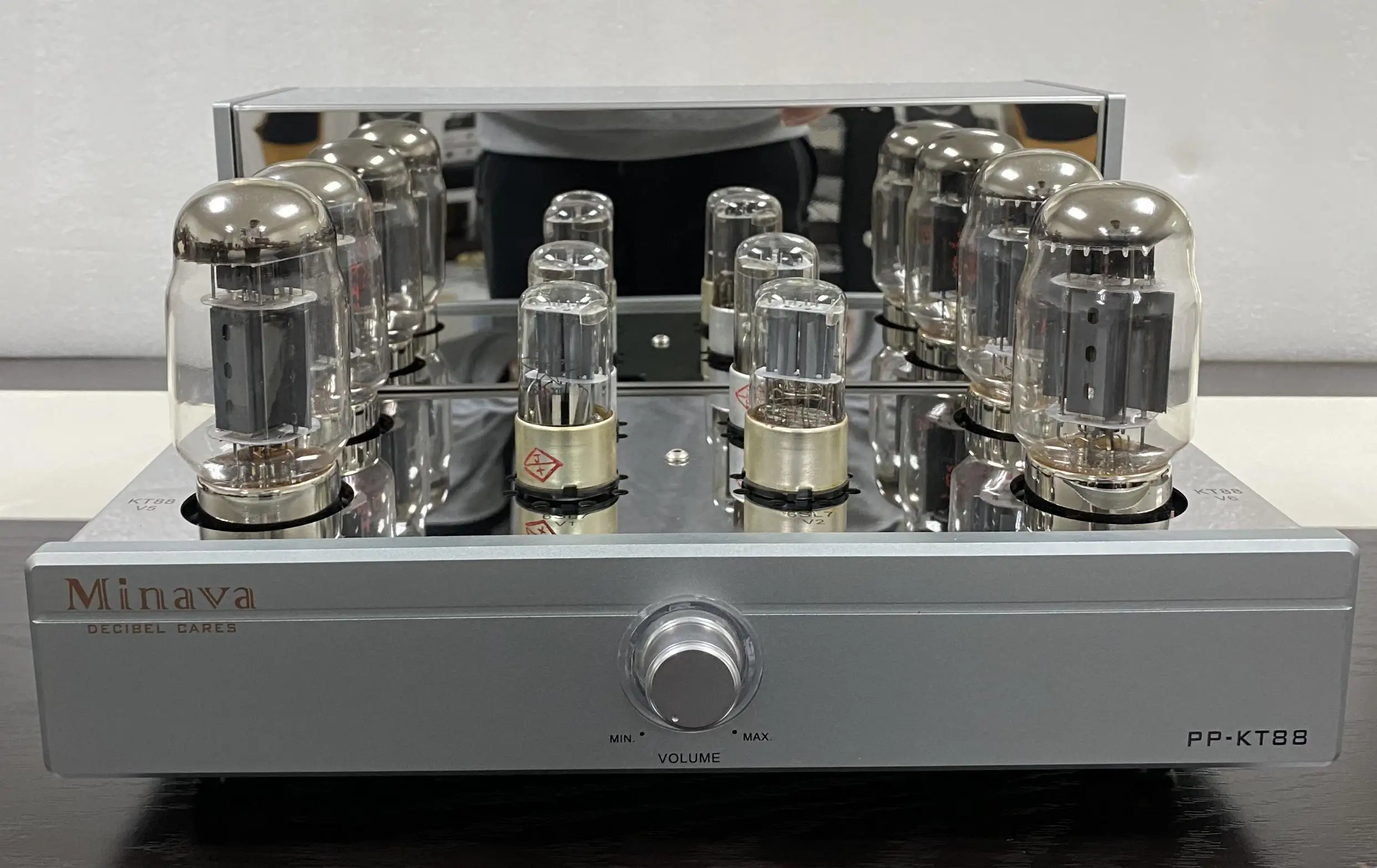 

New Minava Audio KT88 tube push-pull tube amplifier 50W+50W Class AB (KT88 combined machine power amplifier + pure post stage)