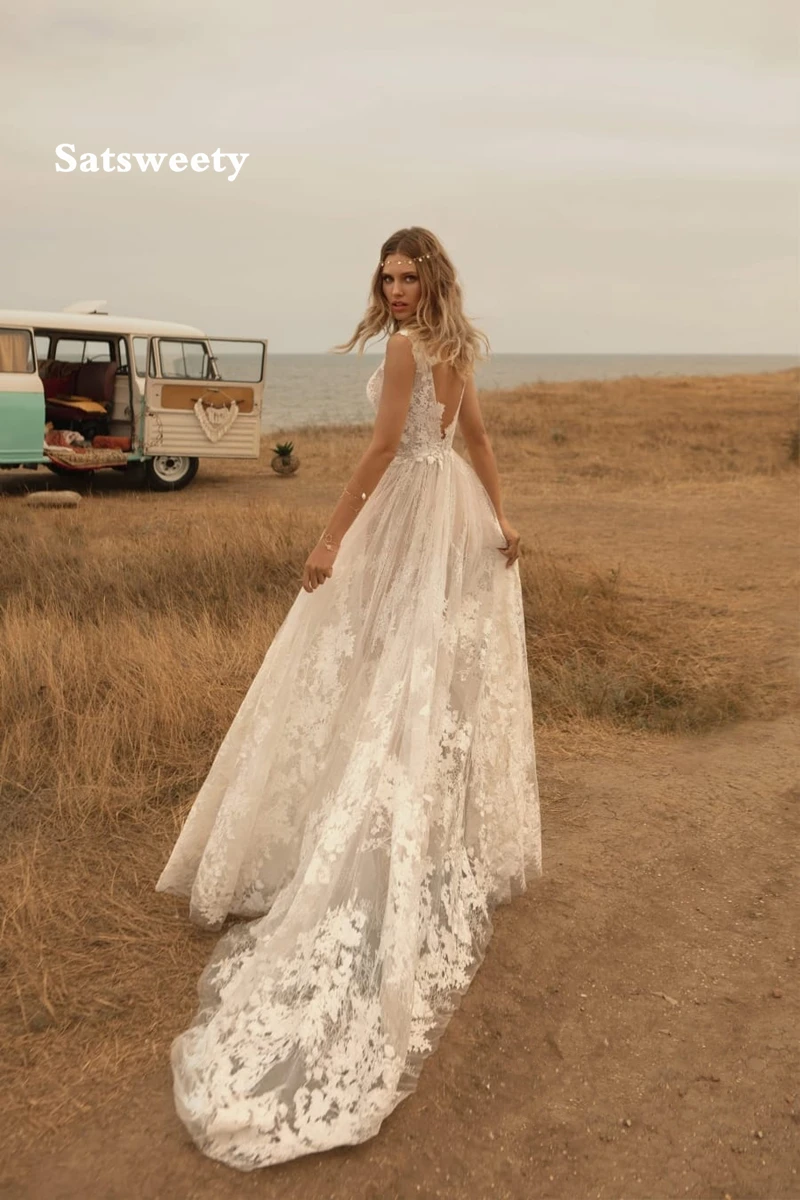 Satsweety Newest Deep V Neck Boho Wedding Dresses Country Lace Appliqued Backless Bridal Gown Sweep Train Robe De Mariée 2022