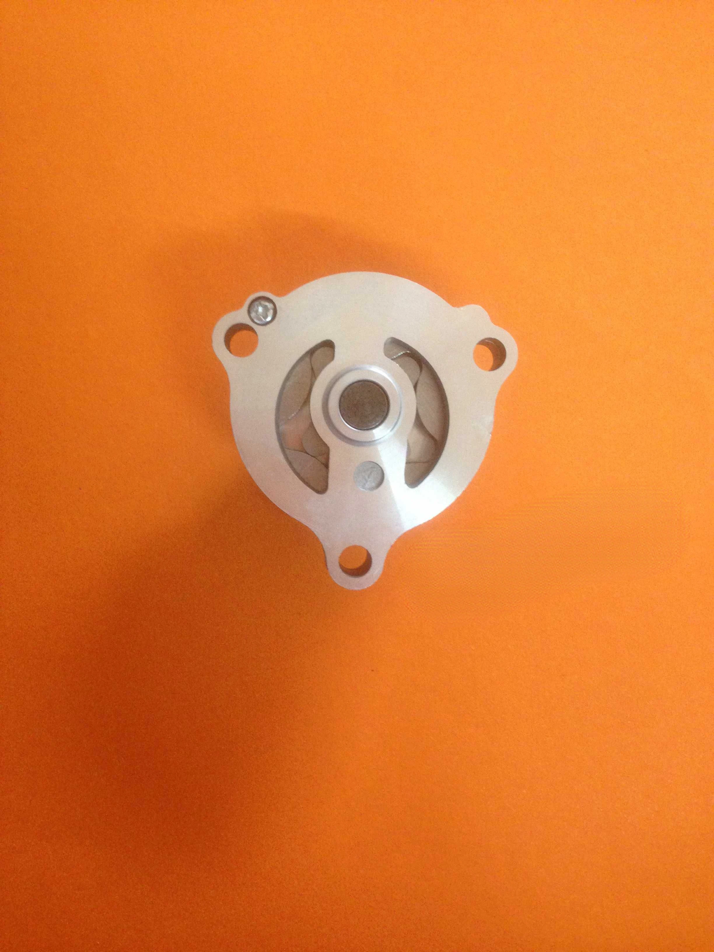 GN250 Bơm Dầu GN250 Bơm Dầu GN250 Bơm Dầu Lắp Đặt Trên Lưng Ly Hợp Trống