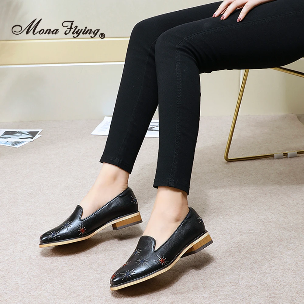 Mona Flying Women mocassini Penny in vera pelle fatti a mano con punta a mandorla Casual Slip On scarpe basse con ricamo per donna L068-1