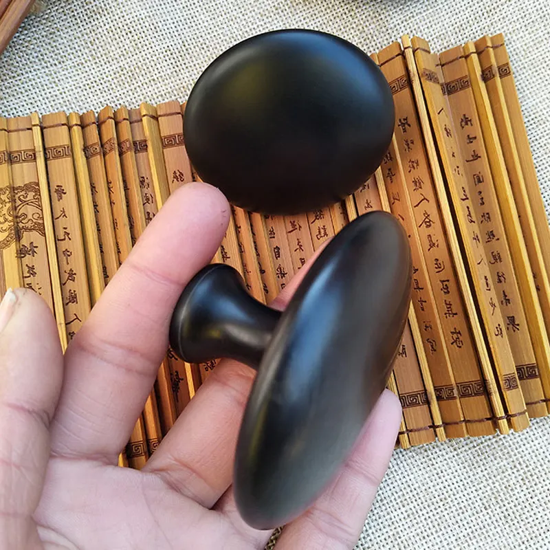 Gładki kamień do masażu twarzy w kształcie grzyba Lava Basalt Hot Stone do masażu Spa Kamień do masażu twarzy ciała