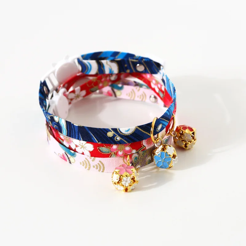 Japanese Style Cat Collar with Hollow Bell, Adjustable Safety Buckle, Puppy Kitten Necklace, Pets Chihuahua, Rabbit Bow Tie