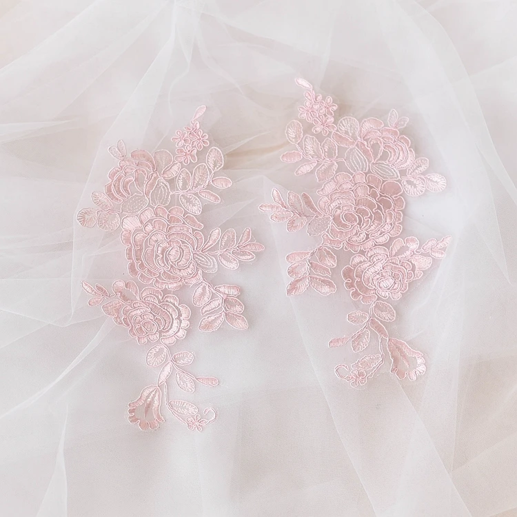 1Paris(2Pcs) Bone line lace applique white peony wedding dress embroidery hand-made clothes DIY material.