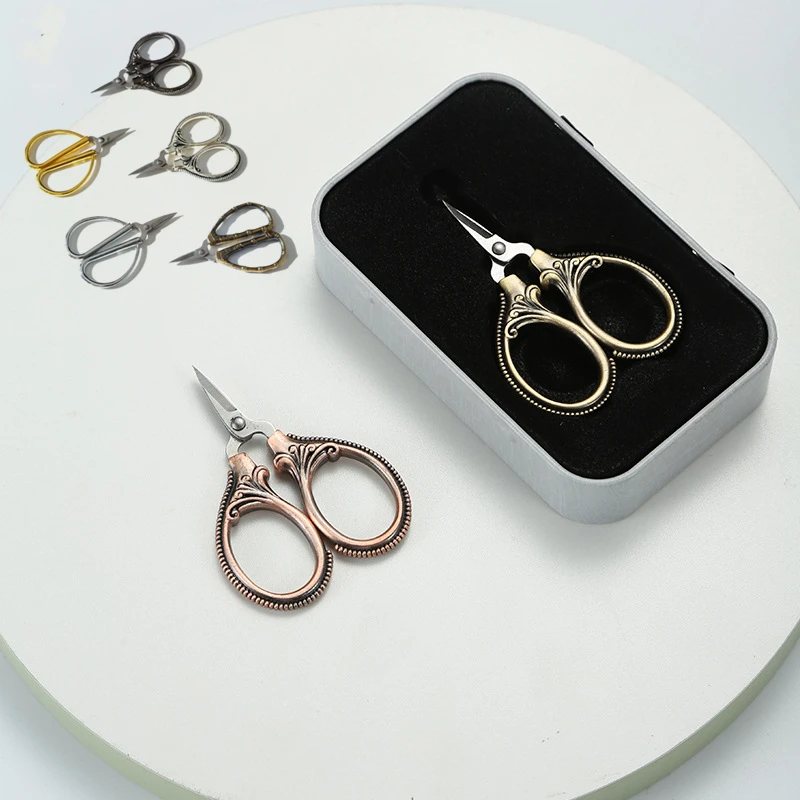 

Advanced Tin Box Packaging Stainless Steel Antique Scissors Super Cute Vintage Mini Scissors for Sewing Cross Stitch Scissors