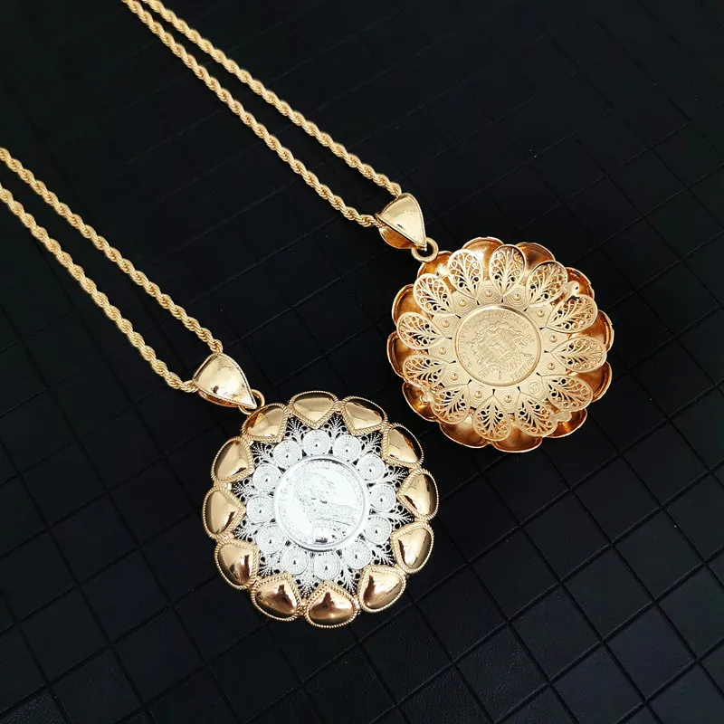 French Napoleon figure alloy necklace, continuously hollow pattern two-color necklace round necklace