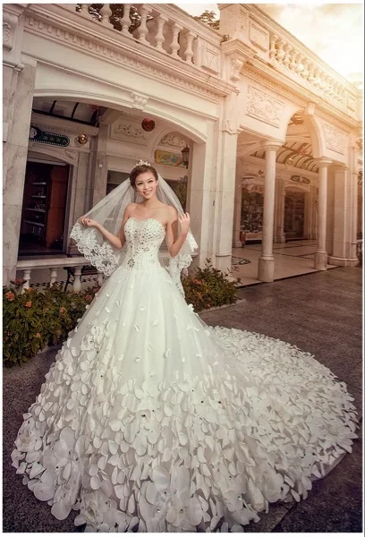 Diseñador 2021 verkauf Luxus Weiche tüll hand made blume Schatz Perlen Kristall Royal zug brautkleid Bespoke Hochzeit Kleider