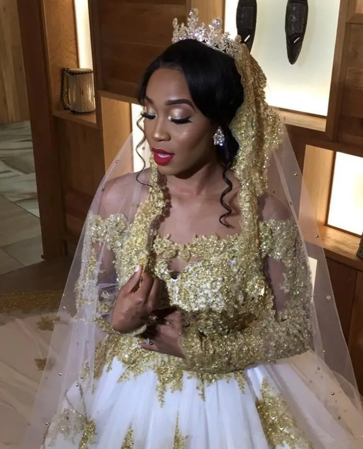 A-line Gold Lace Wedding Dresses For Nigerian Bride Modest African Middle East Church Long Sleeves Wedding Gown Chapel Train