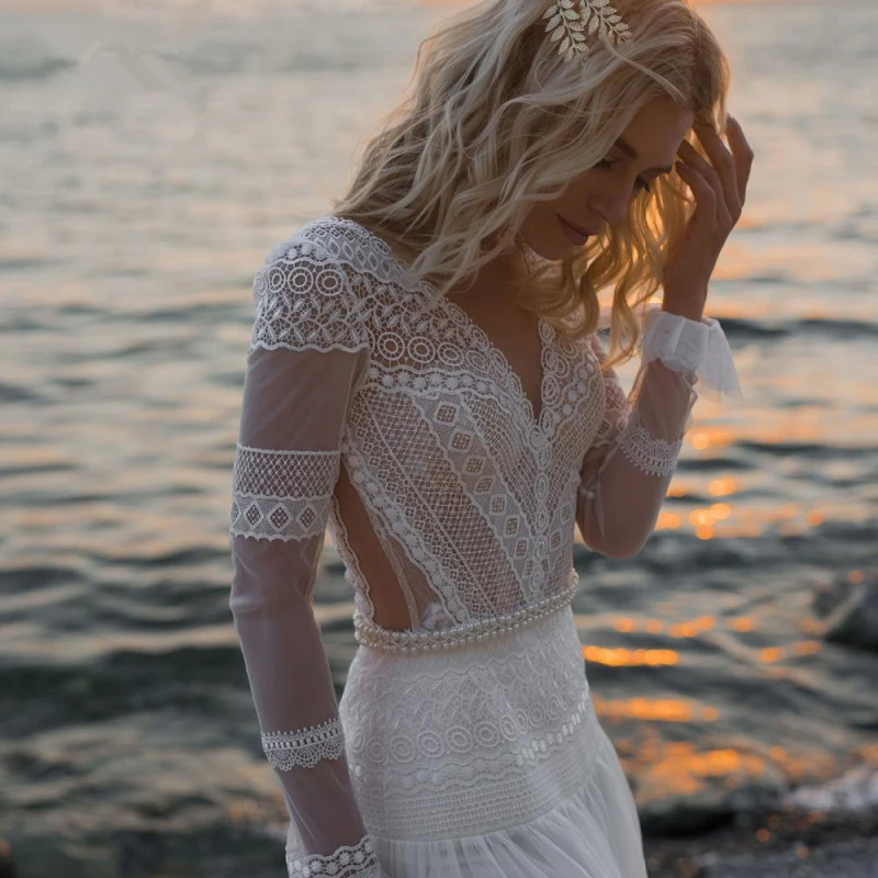 10027#Gorgeous V Neck Long Sleeve Sheer Button Back Bohemian Lace Wedding Dress Appliques Tulle A Line Bridal Gown Sweep Train