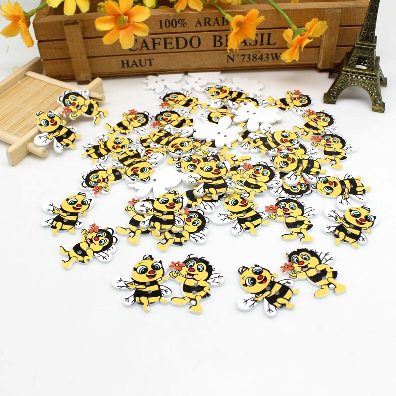 50pcs/lot New Bee Cartoon buttons Scrapbooking for Crafts Supplies Baby Children Clothing Sewing Wooden Buttons