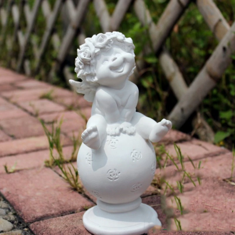 

European Resin Sitting Ball Angel Accessories Garden Lawn Balcony Park Figurines Decoration Home Livingroom Furnishing Ornaments