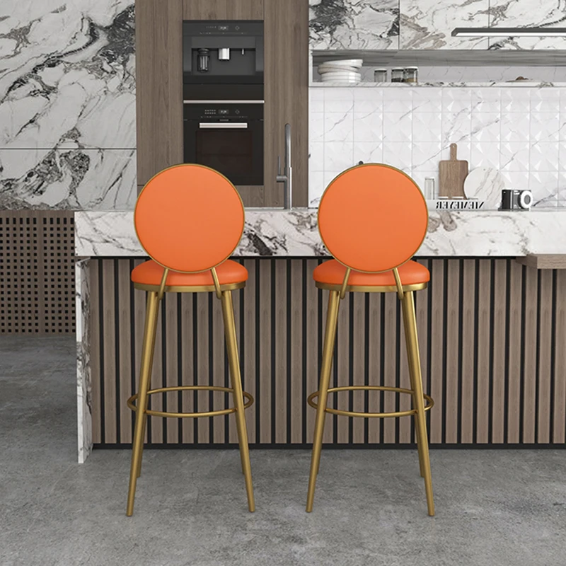 İskandinav Ferforje Bar Tabureleri Modern Minimalist Tasarım Altın Renkli Sırtlık Resepsiyon Kasiyer Yüksek Tabureleri