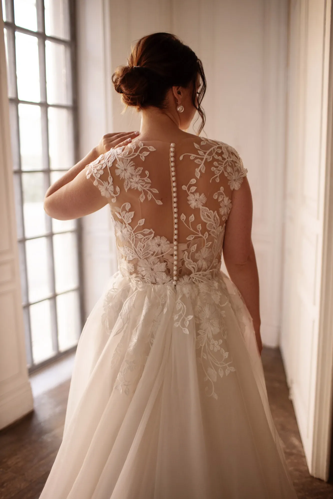 Robe de mariée avec appliques en dentelle, grande taille, simple, fleurs en fibre, balayage, blanc, tulle, plage, mariage civil, 2022