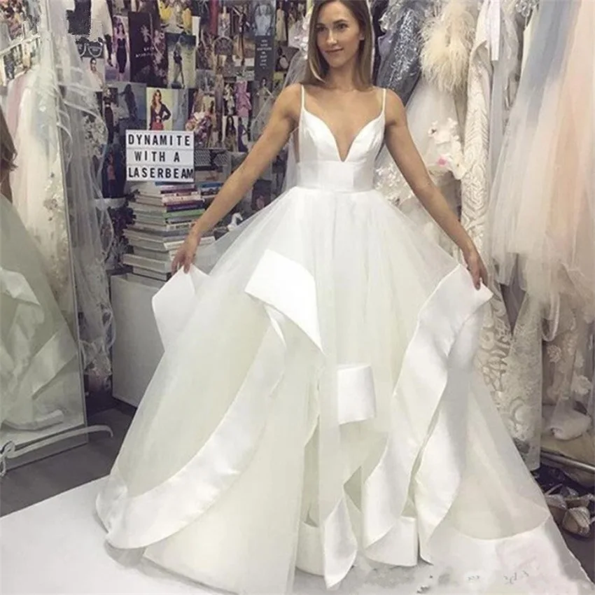 2020 Nieuwste Trouwjurken Robe De Mariee A-lijn V-hals Backless Tiered Spaghettibandjes Bridal Jurken Tulle Vestido De Novia