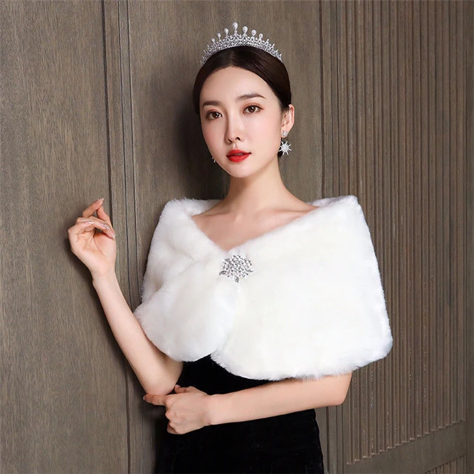 2021 New Bridal Tassel Shawl Wedding Warm  Small Coat Wedding Shake Bridesmaid Plush Girl Cloak  Imitation Fur Rabbit Hair Drill