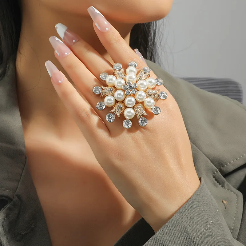 Image 6: Bague perle blanche élégante pour femme, fleur de cristal, accessoires de bijoux, luxe, grande fleur coréenne, bague de fiançailles, cadeau de fête