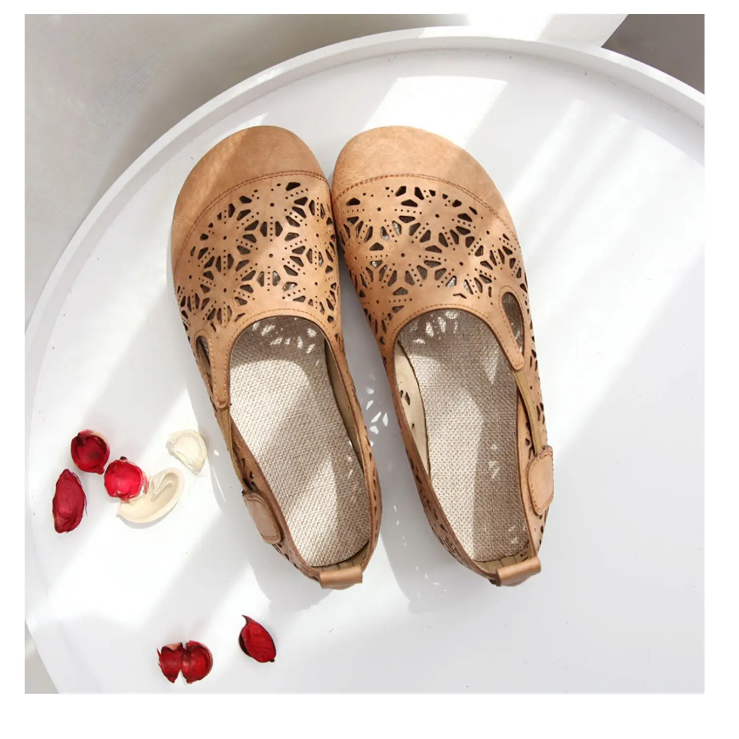 Careaymade-New spring and summer retro Hollow out carved Baotou sandals for women,Female flat bottom Department single shoes