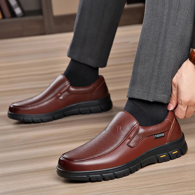 Chaussures décontractées en cuir véritable pour hommes, chaussures en peau de cercle pour hommes, grande taille, semelle épaisse, affaires, printemps, automne, homme d'âge moyen, père âgé