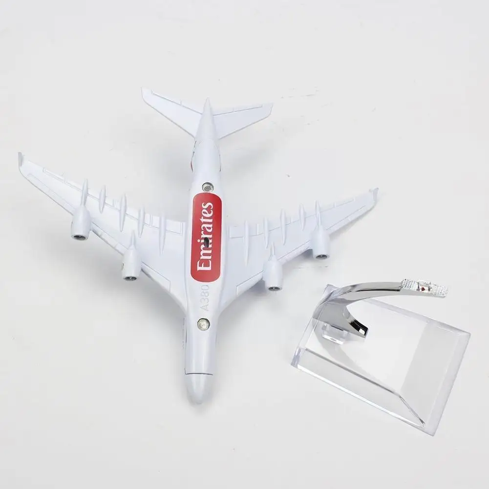 Simulation Scale Uae United Arab Airplane Model Bracket Airline A380 Transparent Aircraft Toys With + Alloy Light Presents V5i4