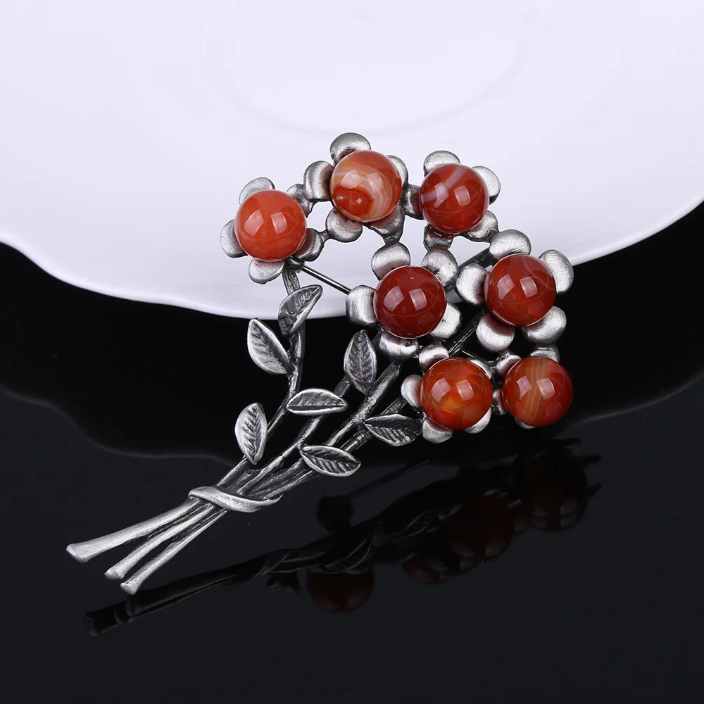 Vintage Brooches for Women Red White Green Beads Leaves Tree Flower Corsage Pin Simulated Pearl Jewelry Lapel Brooches Pins