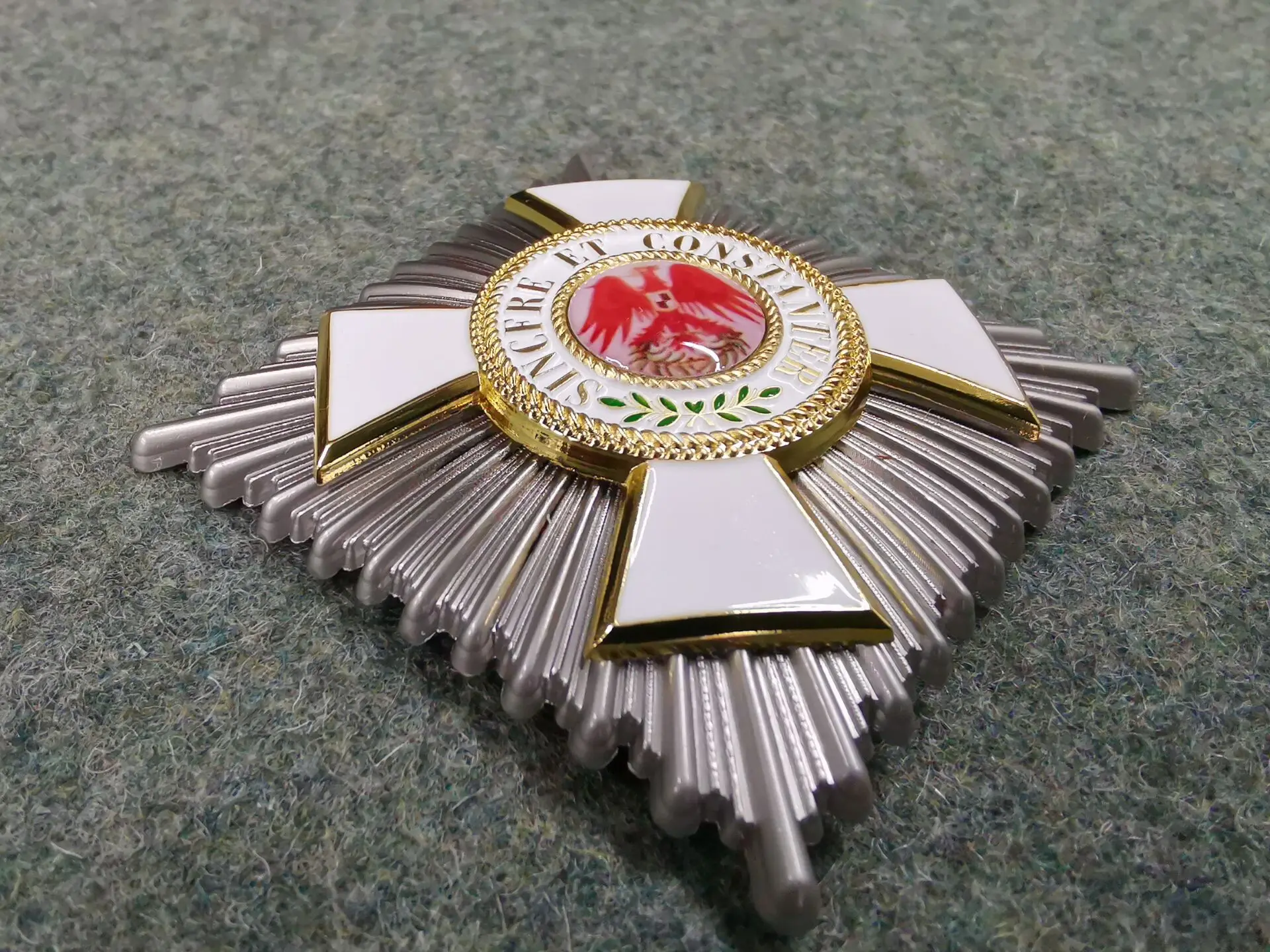 Emdww1メダルベッジスクエア