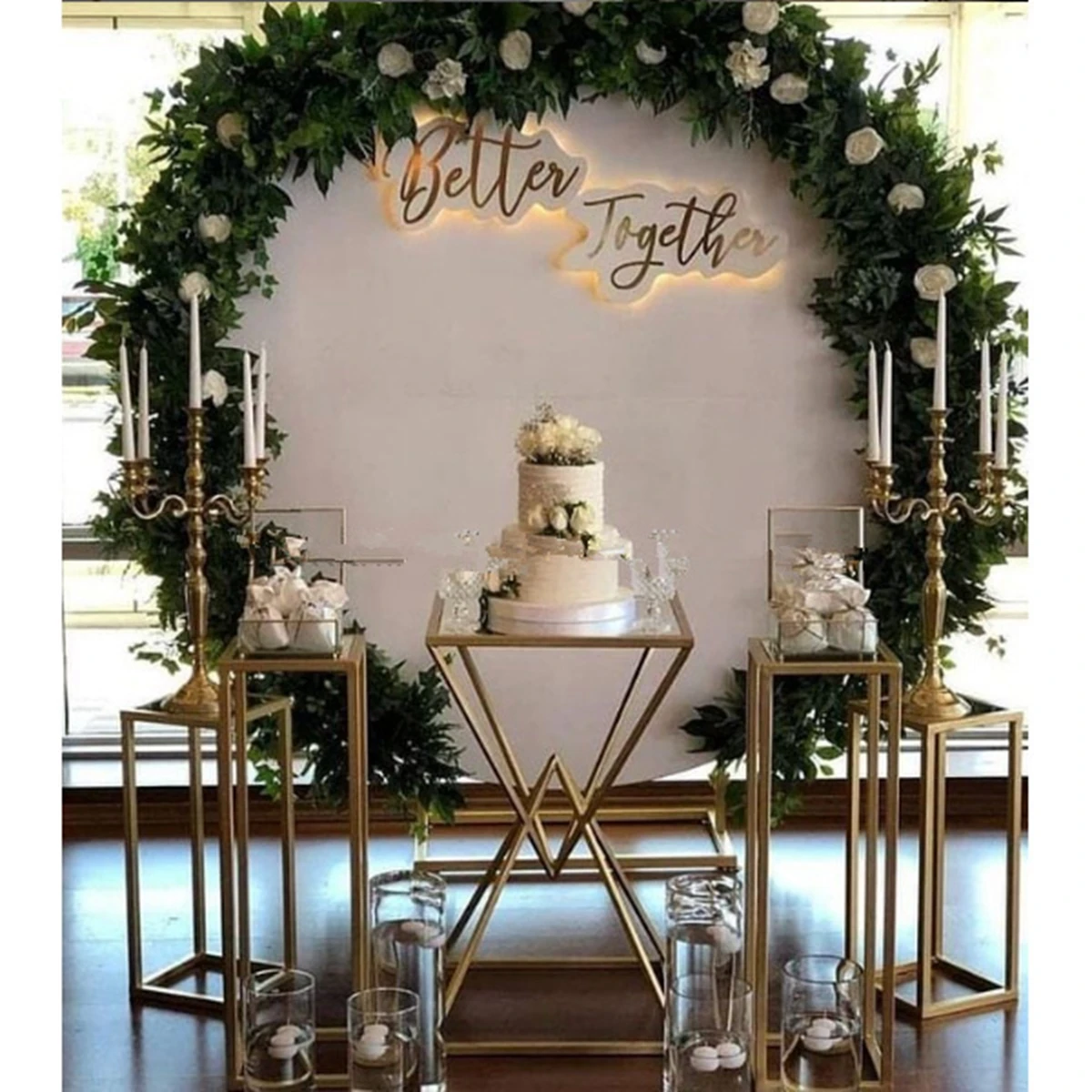 

1pcs table and 4pcs Gold r suqare stand) Plinth Stand Dessert Cake Table Set Metal Pillar Pedestal Stand For Wedding stage