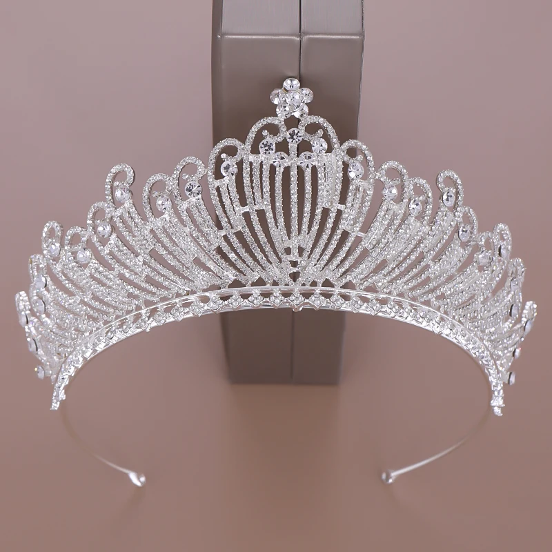 

Luxury Crystal Rhinestone Wedding Crown Bride Tiaras And Crowns Queen Diadem Pageant Party Crown Bridal Hair Jewelry Accessories