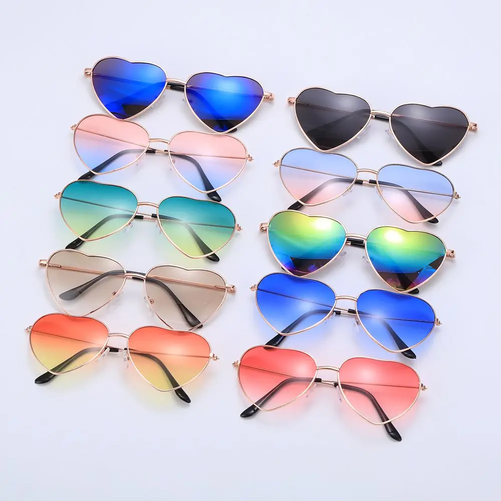 Ladies Fashion Metal Frame Sunglasses Fancy Dress Retro Heart Shaped Gradient Lens Sunglasses UV 400 Outdoor Goggles