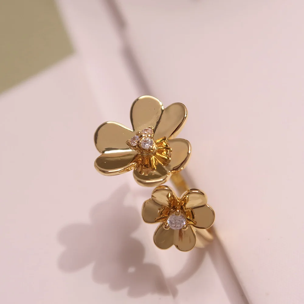 

Fashion Personality Flower Ring Lucky Clover Women's Party Exquisite Gift Versatile