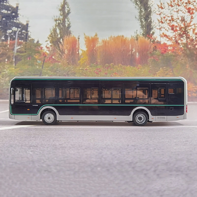 Original 1:42 Yutong Bus Model U12 Black King Kong Model Shanghai Bus Pure Electric Bus Model