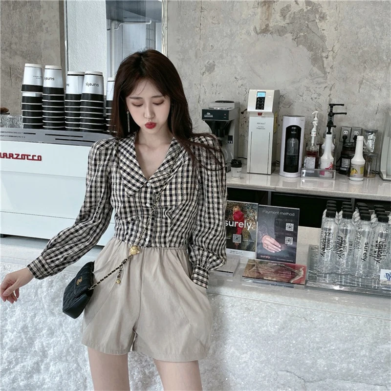 Women Blouses 2020 Autumn New Doll Collar Short Retro Plaid Shirt Long Sleeve Puff Sleeve Cardigan Loose Fashion Tops Shirts