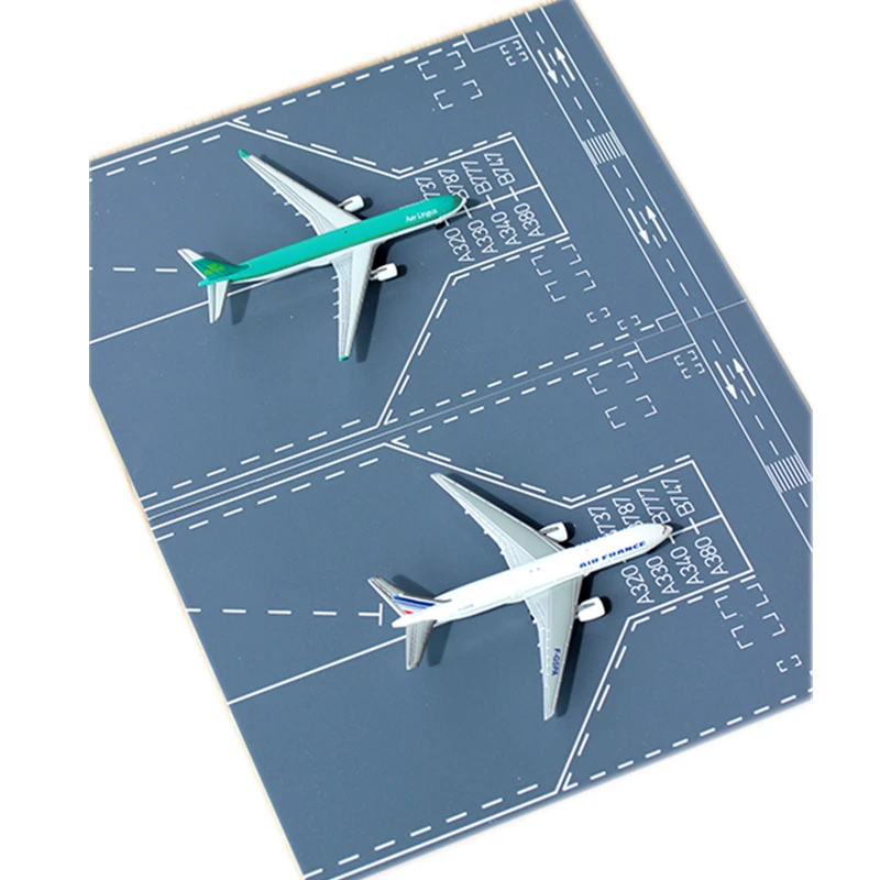 1:400 Scale Airport Aircraft Runway Apron Exhibition Platform Can Splicing 30*20cm For Airplanes Plane Model Decoration