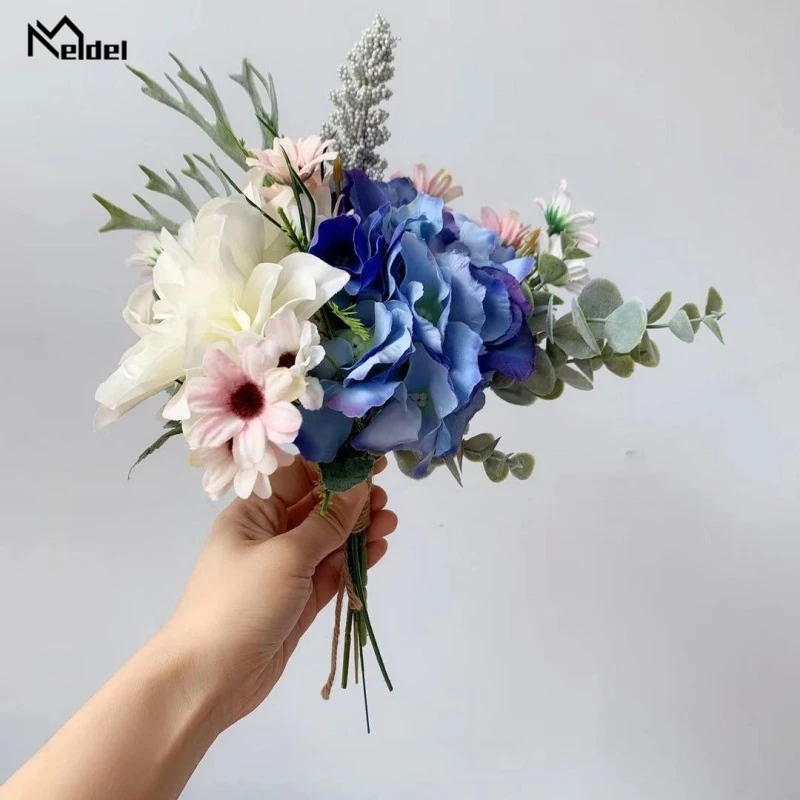 สีฟ้าสีขาวผ้าไหมกุหลาบ Wedding Bouquet สำหรับ Bridesmaids ปลอม Dahlia Wedding Bouquet เจ้าสาวช่อดอกไม้ดอกไม้ประดิษฐ์ Decor