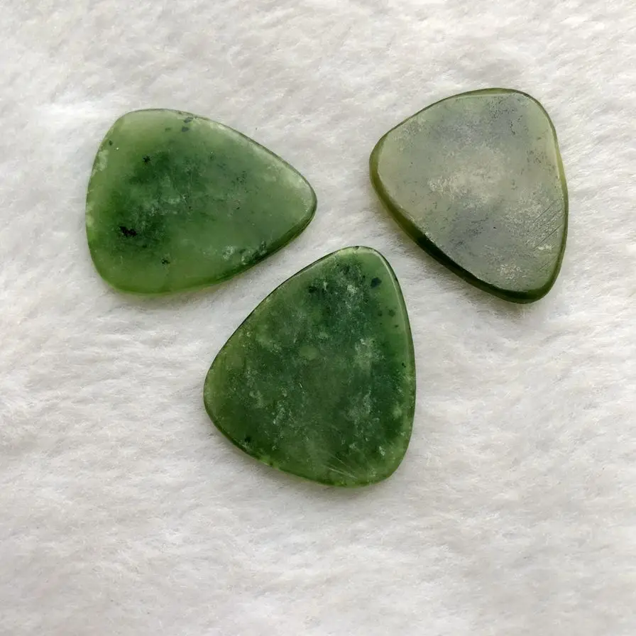 Wholesale 1pcs genuine Nepherite bead Guritar pick,Natural Stone Crystal Guitar pick,Finger Pick,27x31x2.8mm