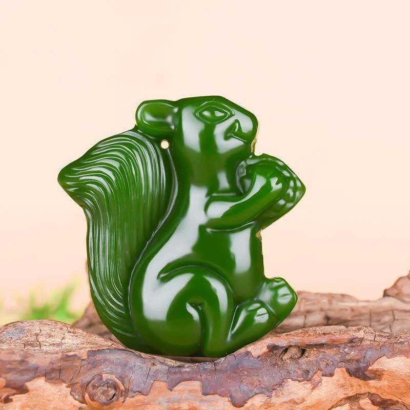 

Natural Green Hand Carved Squirrel Jade Pendant Fashion Boutique Jewelry Men's and Women's Little Squirrel Necklace Gift