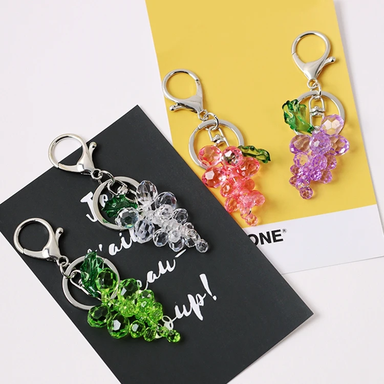 2024 Cute 3D Grapes Balls Strass Rhinestone Arylic Crystal Pompom Car Keychain Key Chain Charm Pendant Key Ring For Women D523