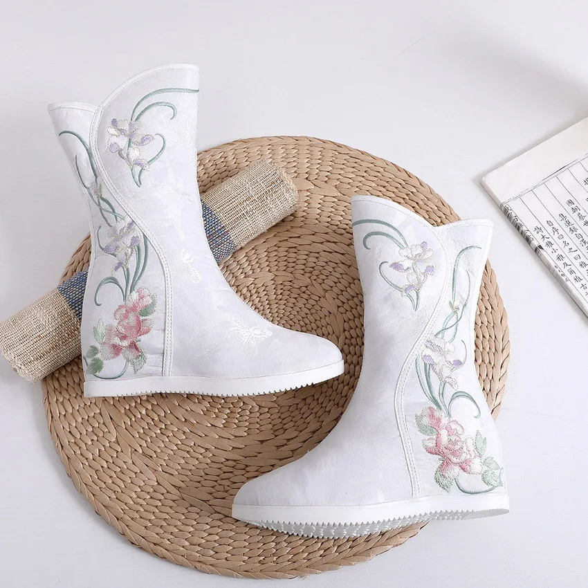 Ethnic Embroidered Women Boots Hanfu Shoes Winter High Top Female Boots Warm Peony Floral Embroidered Shoes Women\'s Cloth Shoes