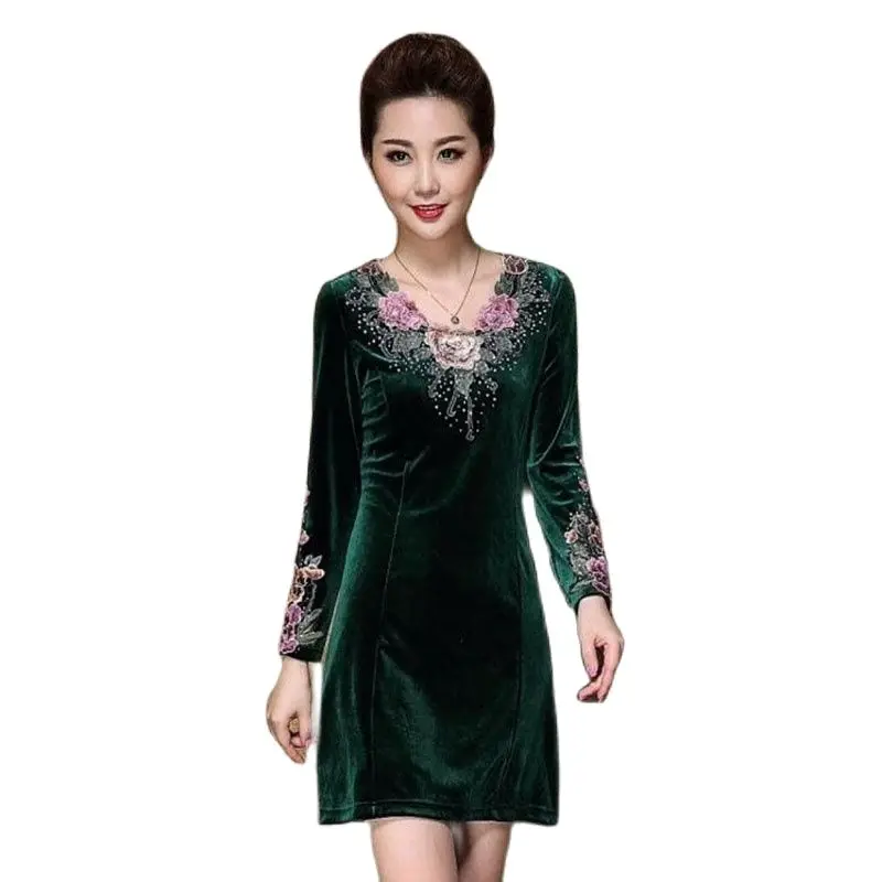 

2022 Golden Velvet Ladies Dress Spring Autumn New Female Embroidery Fashion All-match Slim Middle-aged Mother Base Skirt 7XL