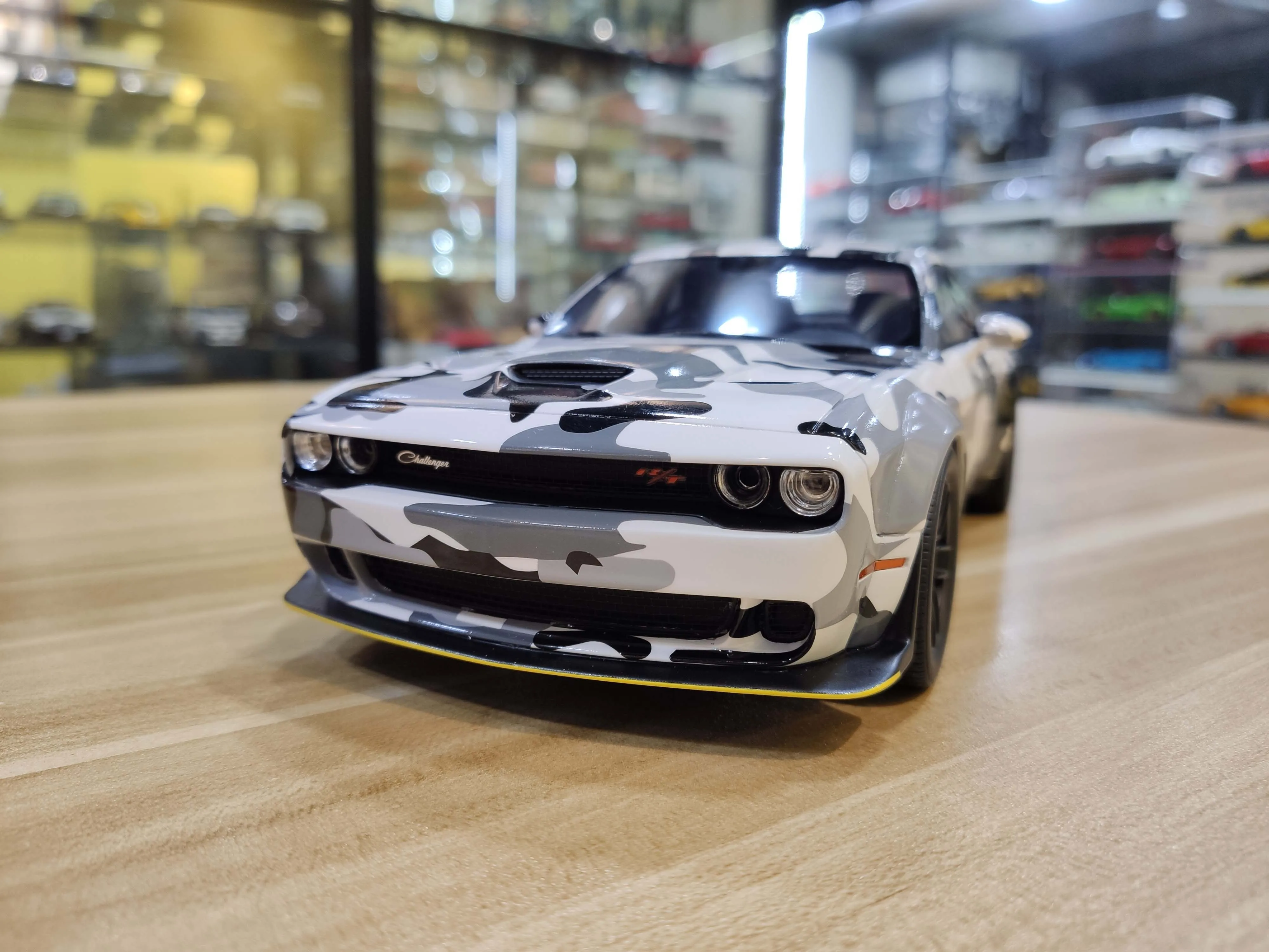 NEW GT Spirit 1:18 Dodge Challenger R/T Hellcat Camouflage coating Limited edition simulation resin vehicle model