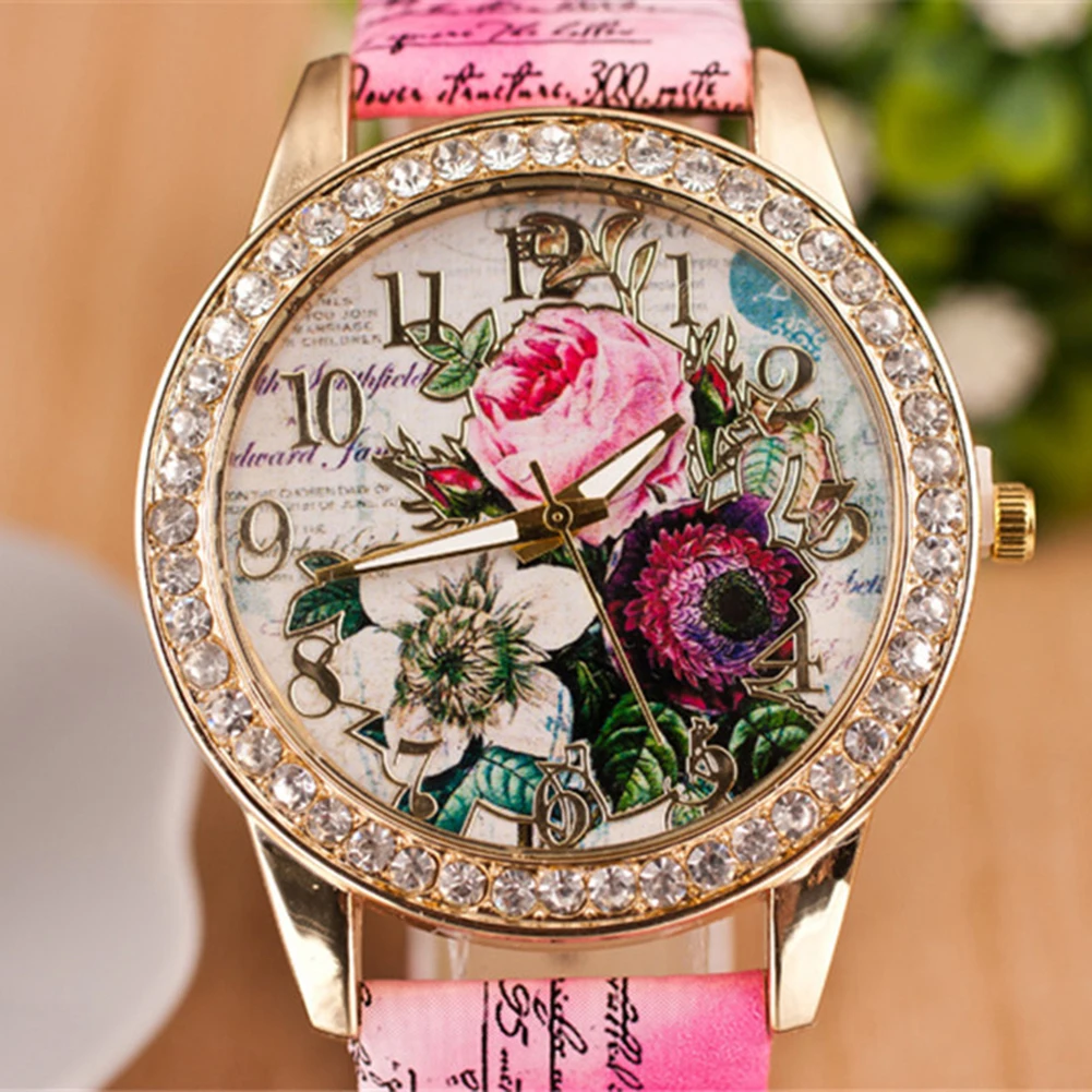 Hot Sales! Vrouwen Rhinestone Ingelegd Bloem Ronde Dial Faux Lederen Band Quartz Horloge Mode Quartz Horloge Vrouwen